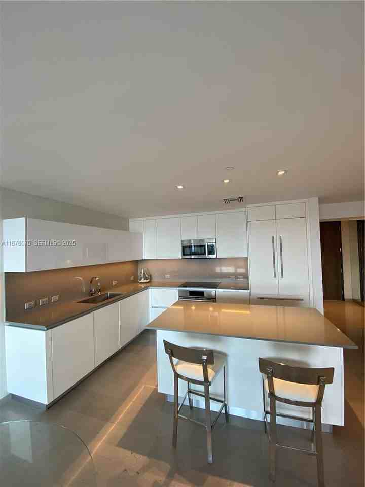 SW 10th St & S Miami Ave - Photo 5 of 26