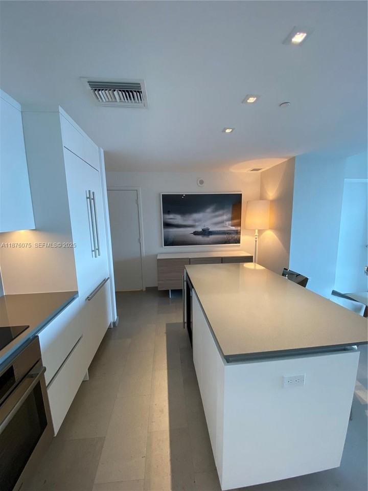 SW 10th St & S Miami Ave - Photo 7 of 26