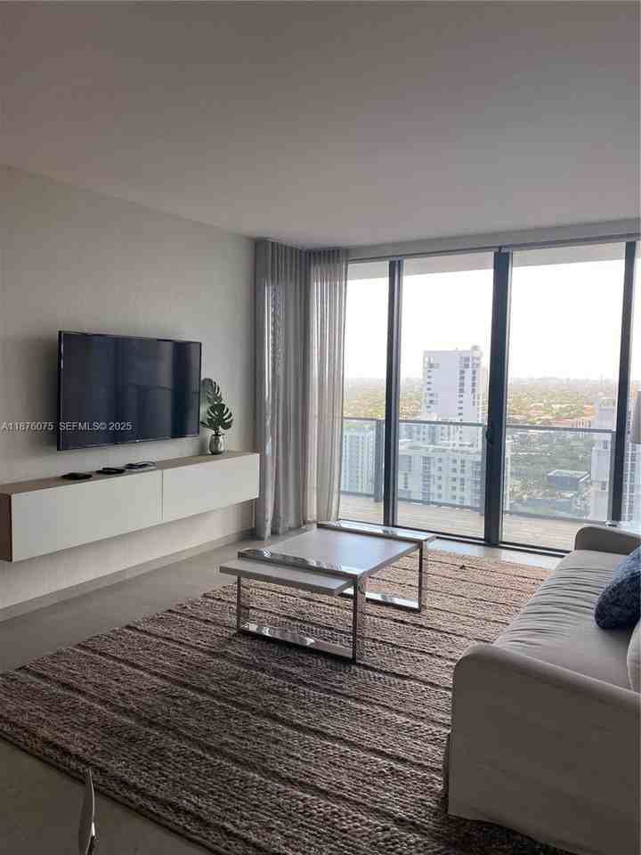 SW 10th St & S Miami Ave - Photo 4 of 26