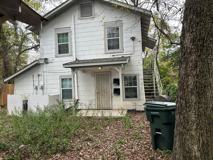 3215 3215 Penick 1/2 A St - Photo 1 of 1