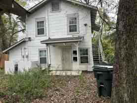 3215 3215 Penick 1/2 A St - Photo 1 of 1