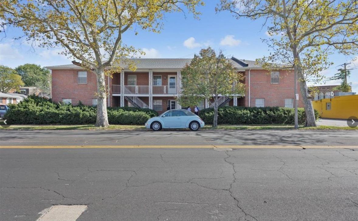 6304A S Grand Blvd #2 - Photo 2 of 5