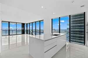 featured image of NE 24th St & Biscayne Blvd