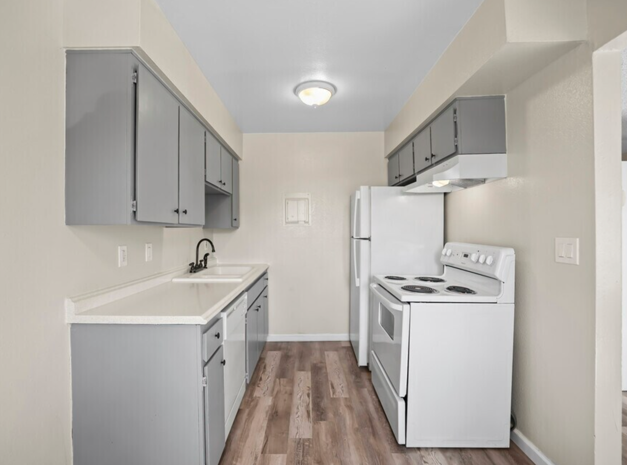 Brookdale Gardens - Photo 5 of 29