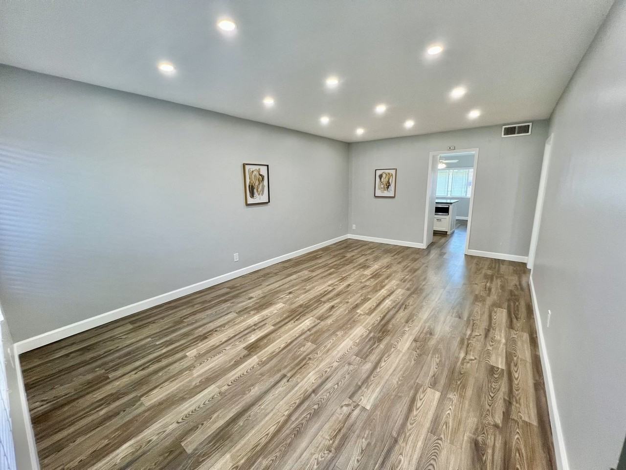 Welcome to Islandia Apartments - Photo 4 of 41