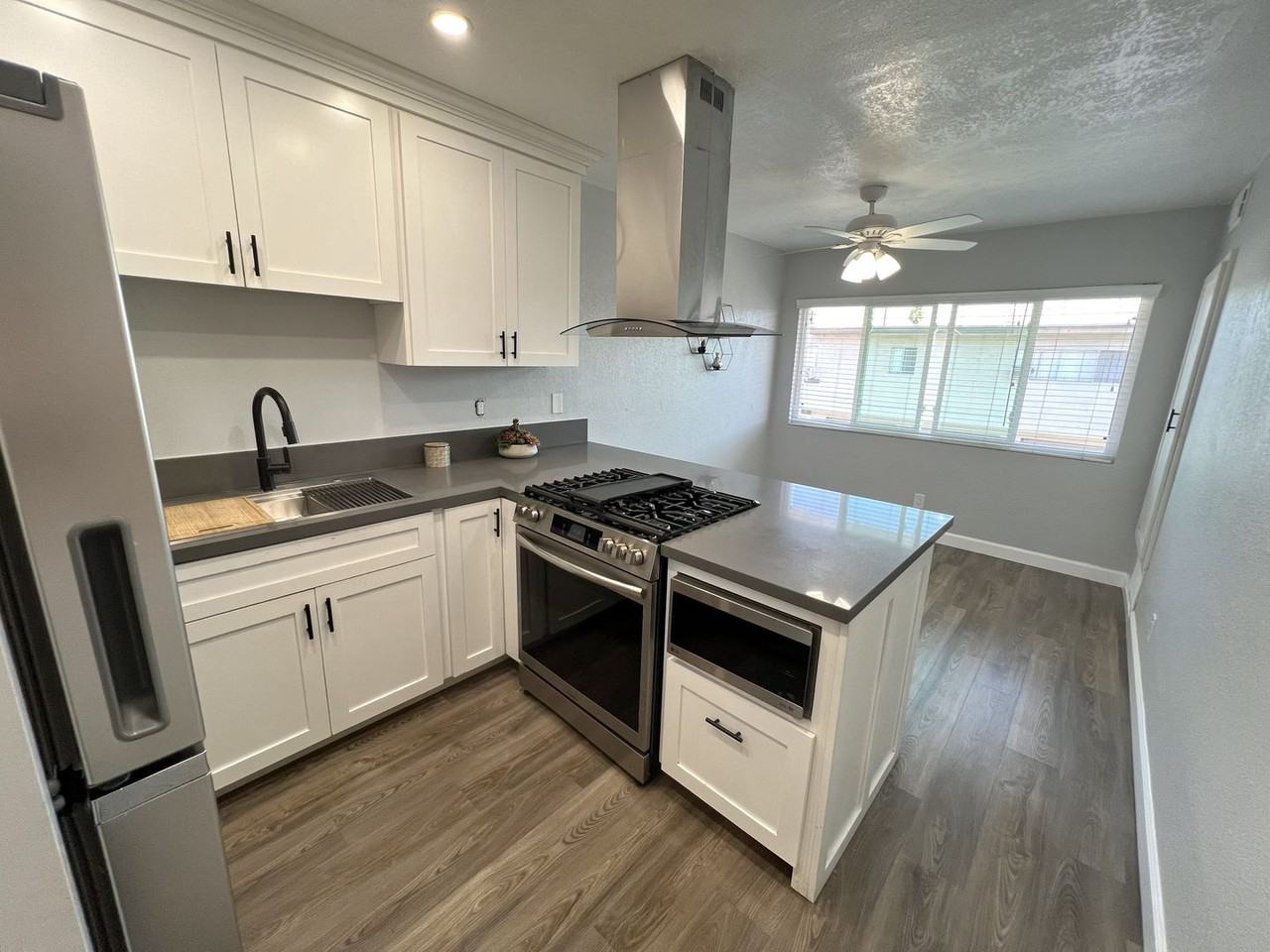 Welcome to Islandia Apartments - Photo 6 of 41