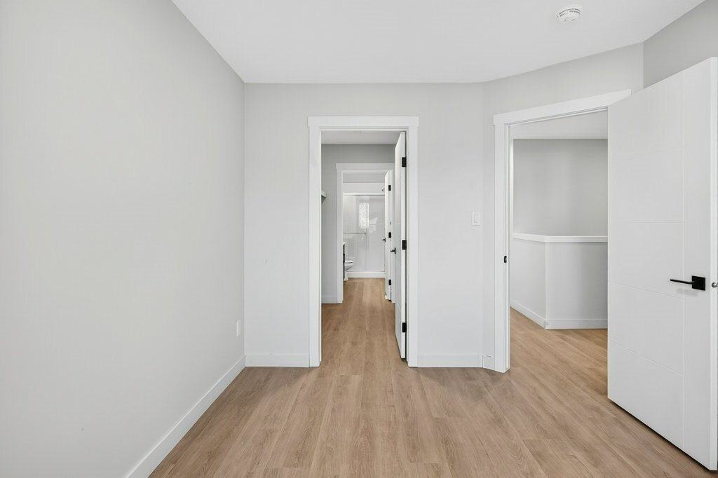 10335 135 St Nw #2 - Photo 5 of 50