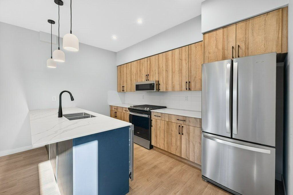 10335 135 St Nw #2 - Photo 7 of 50