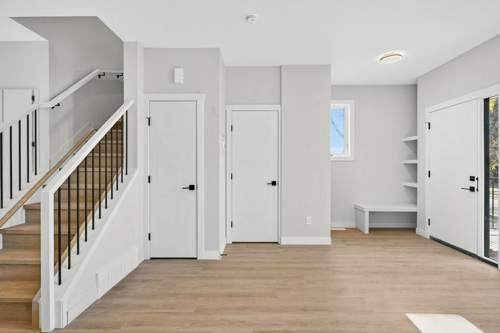 10335 135 St Nw Uppr 2 - Photo 6 of 50