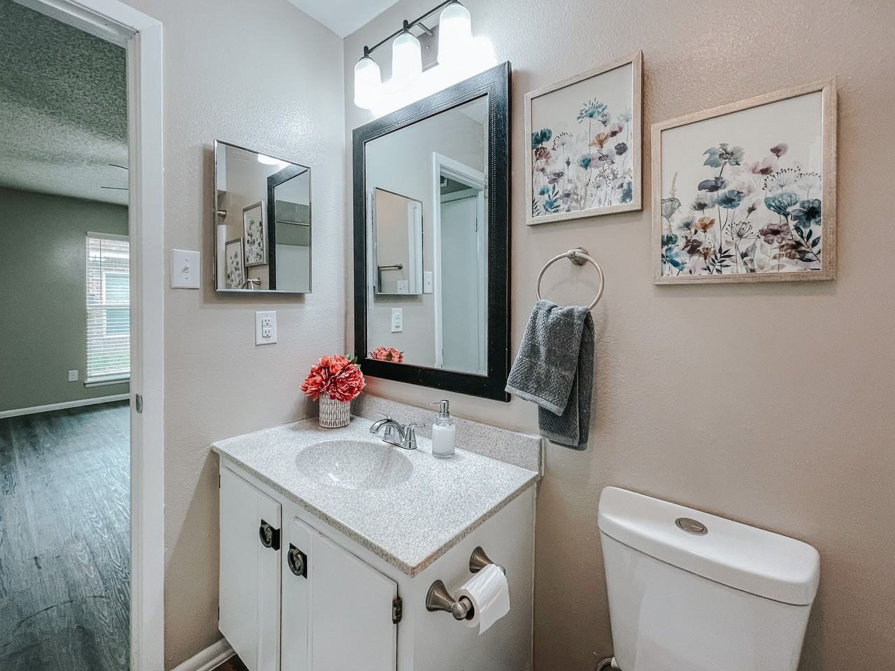 903 Linwood DrApt 406 #406 - Photo 5 of 11