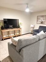 featured image of 807 Park Ln #807