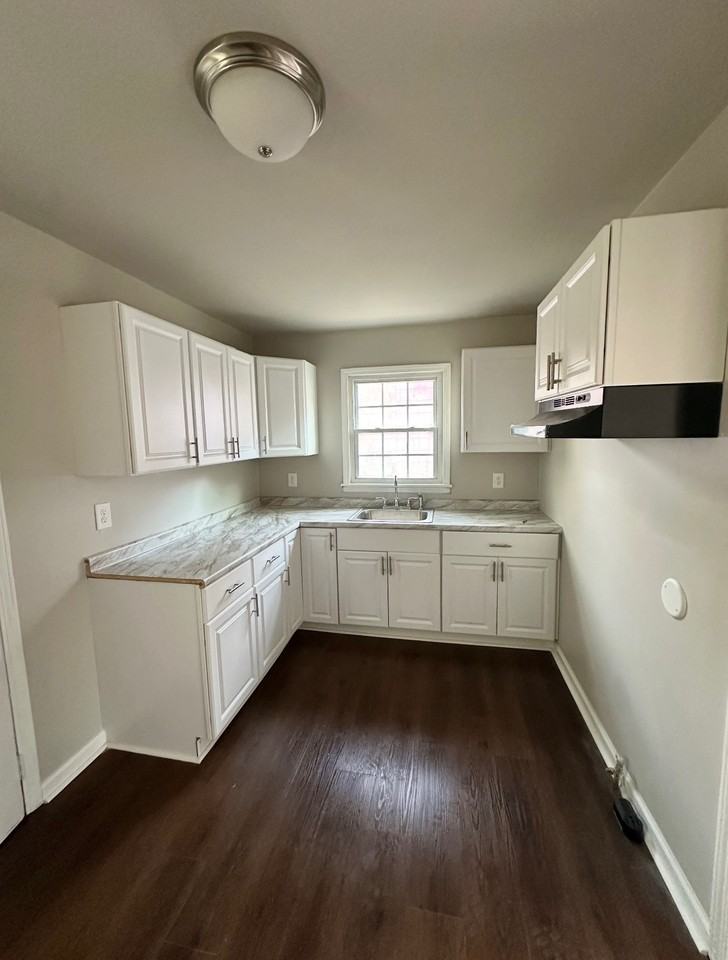 424 34th Ave W #1 - Photo 2 of 8