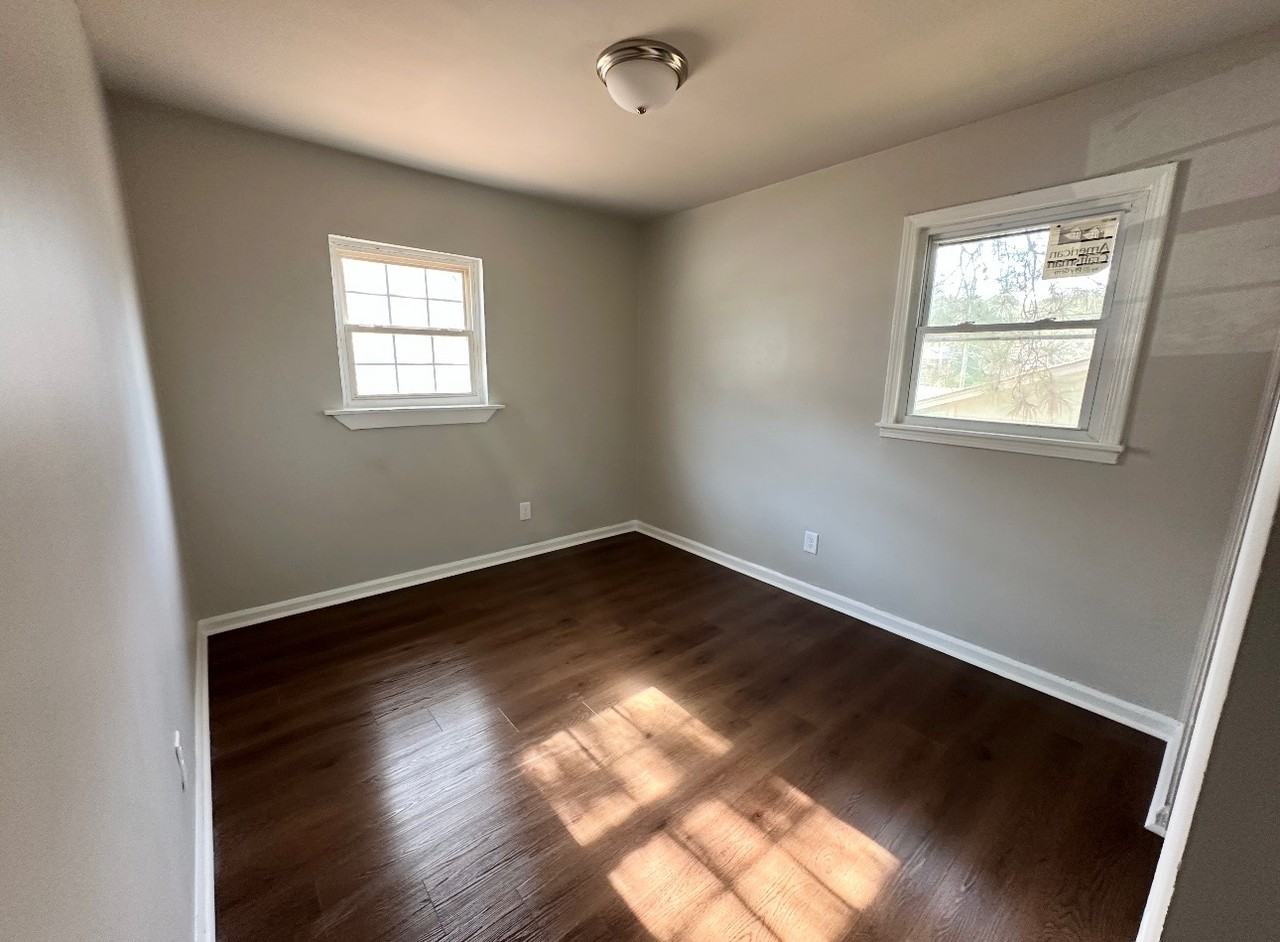 424 34th Ave W #1 - Photo 6 of 8