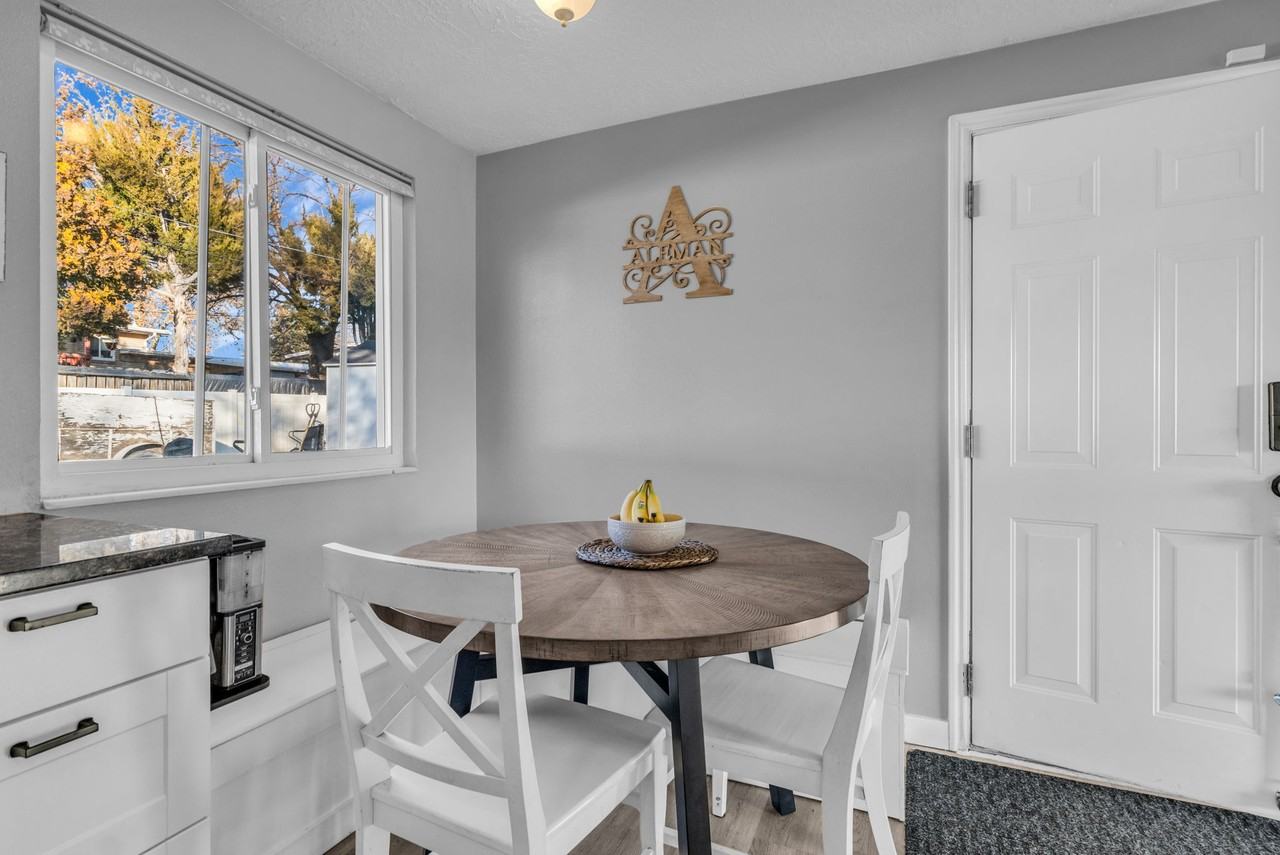 1992 N Afton Cir #0 - Photo 4 of 31