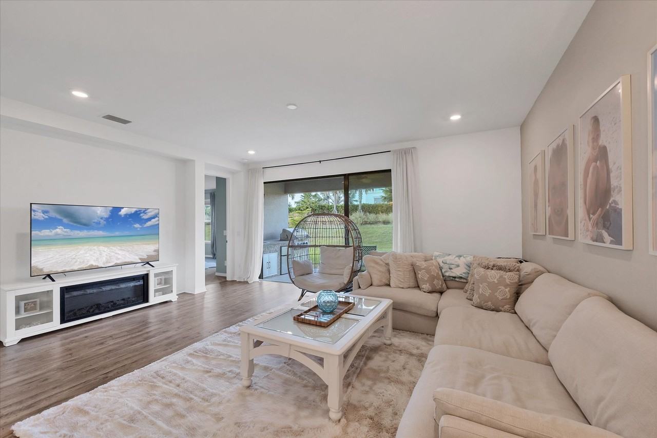 4216 Pond Brook Ct #1 - Photo 3 of 29