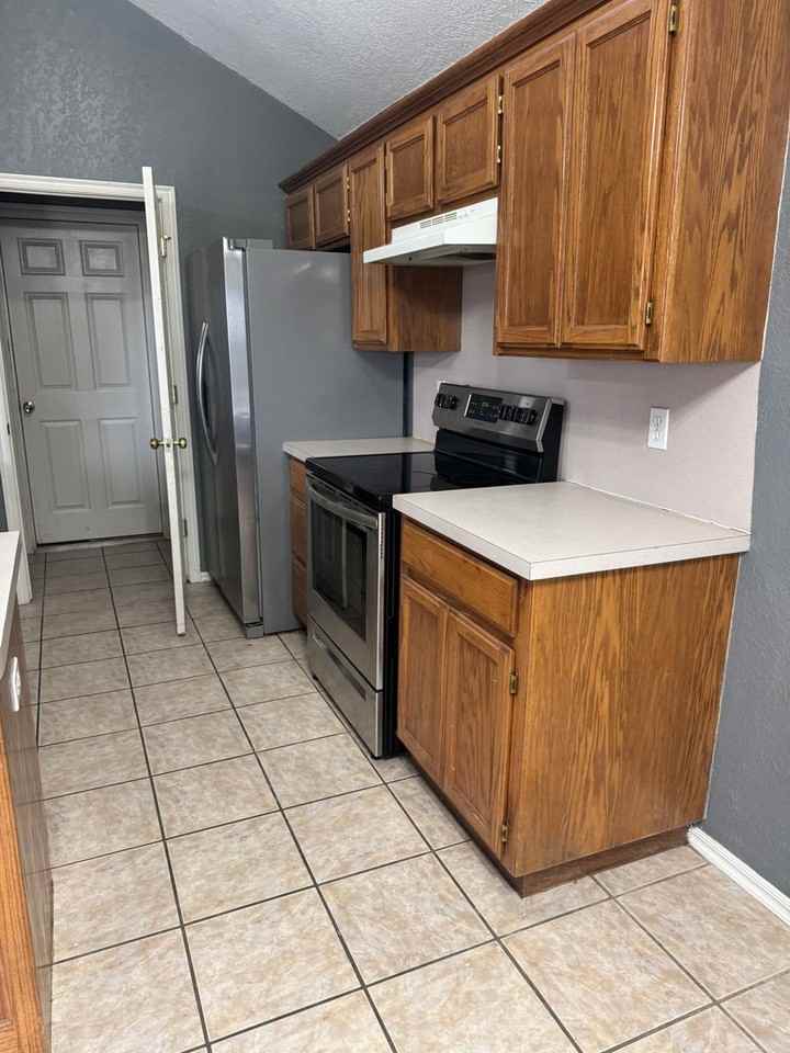 2309 Helm Ct - Photo 7 of 28