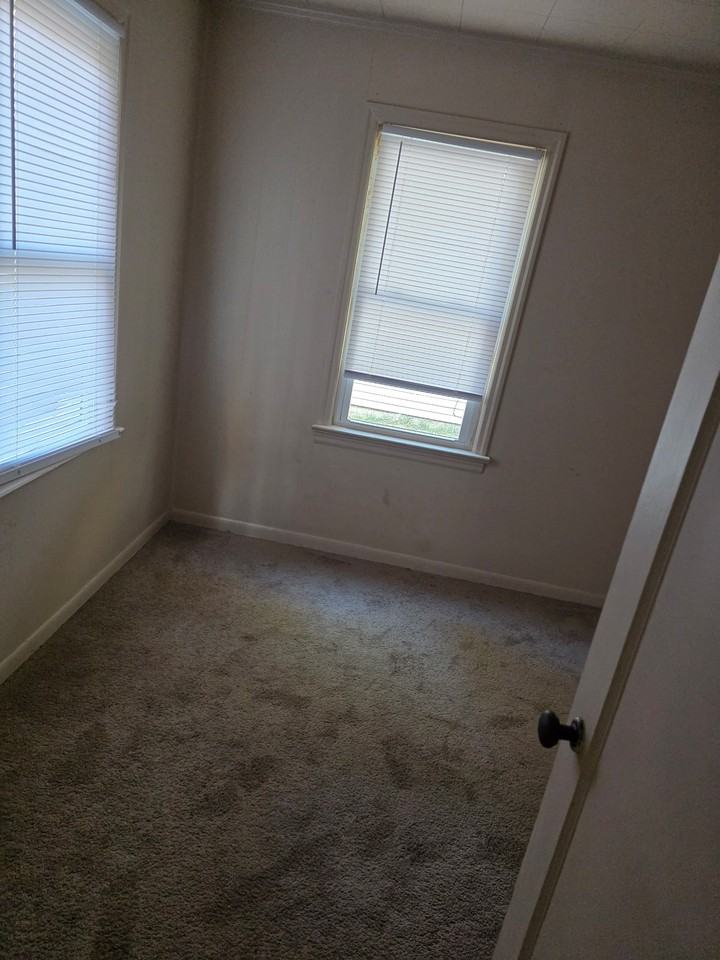 732 Maplehill Ave #1 - Photo 6 of 8