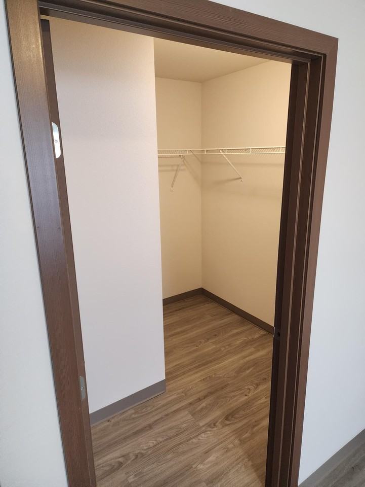 175 Pump Dr - Photo 4 of 9