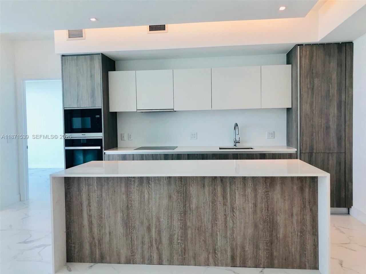 NE 29th St & Biscayne Blvd - Photo 3 of 19