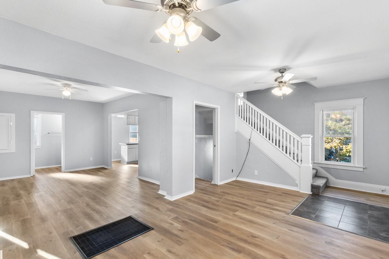 1418 Mott Ave #1 - Photo 3 of 10