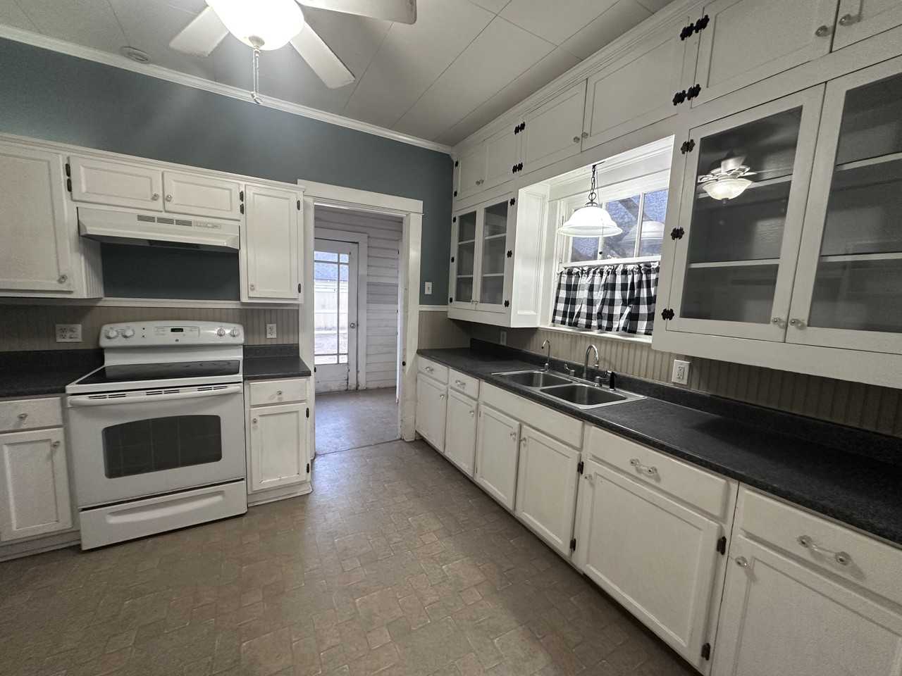 215 N Washington St #1 - Photo 6 of 21