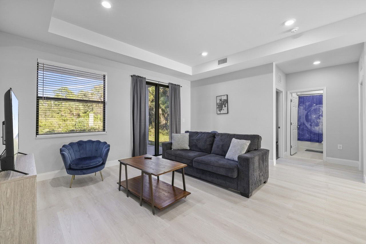 622 Windermere Dr #1 - Photo 3 of 32