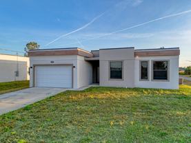 2919 65th St W #1 - Photo 1 of 1