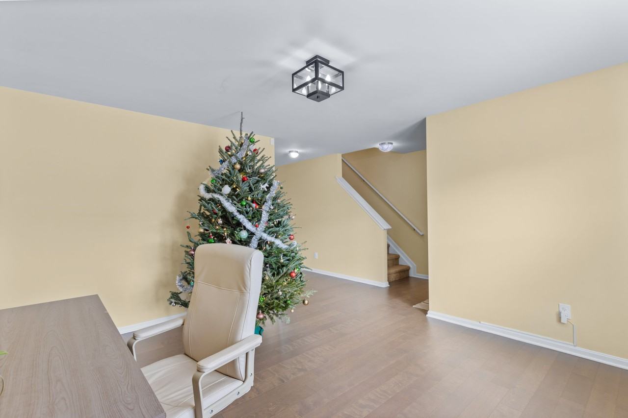 430 Rockcrest Way #1 - Photo 5 of 44