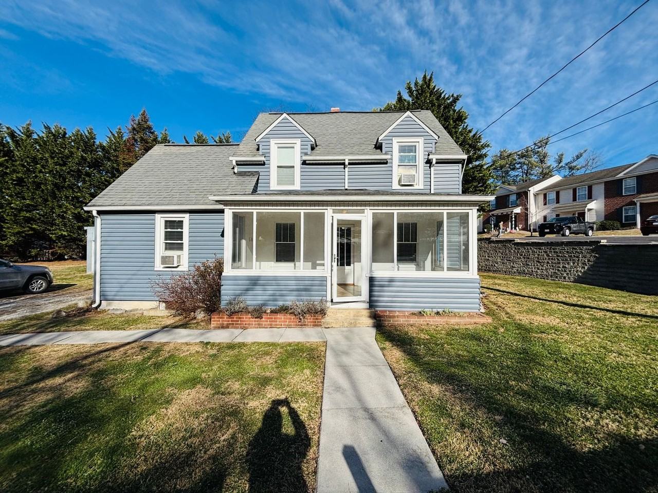 605 Republic Rd - Photo 2 of 18