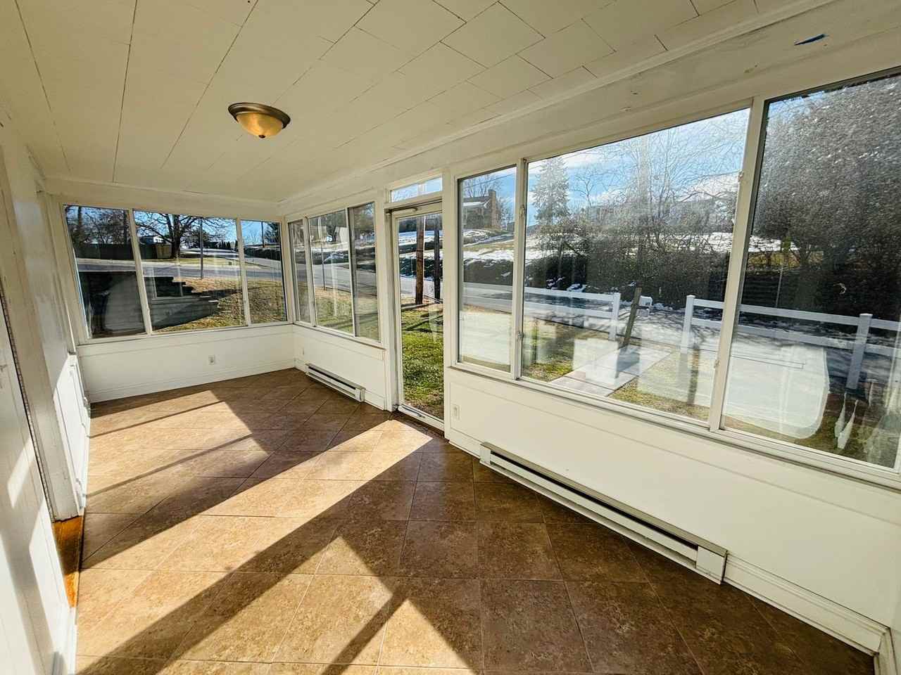 605 Republic Rd - Photo 5 of 18