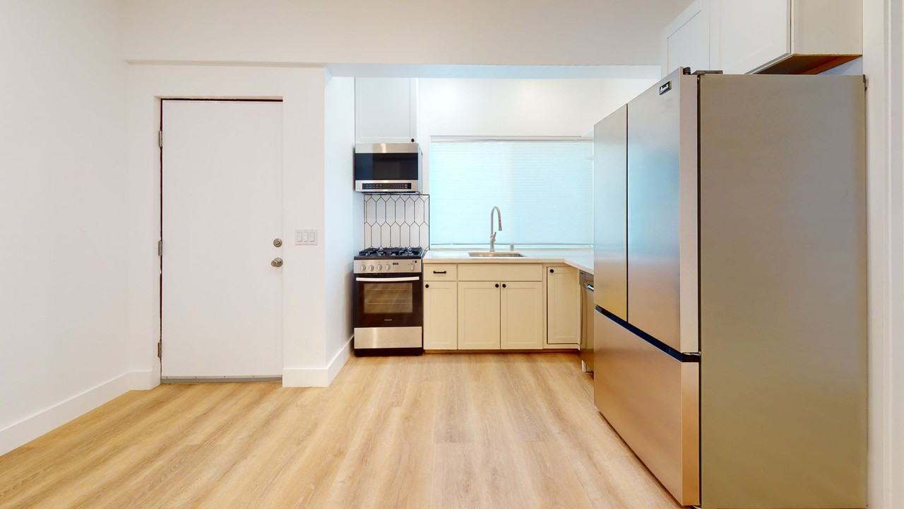 3210 Ellsworth St . Your 2 bedrooms Awaits! - Photo 5 of 25