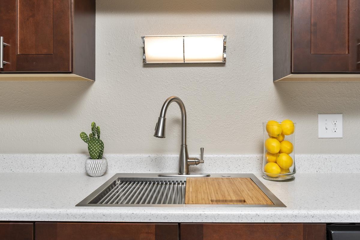 4348 N Chestnut St - Photo 2 of 6