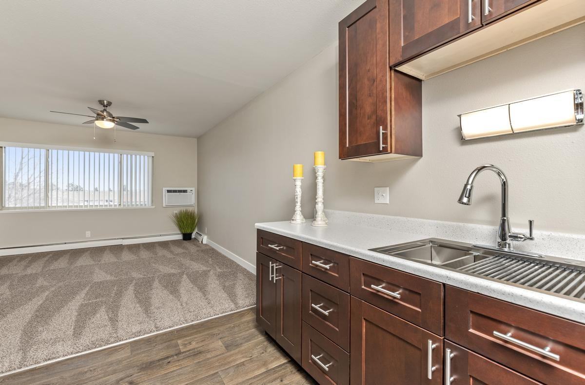 4348 N Chestnut St - Photo 3 of 6