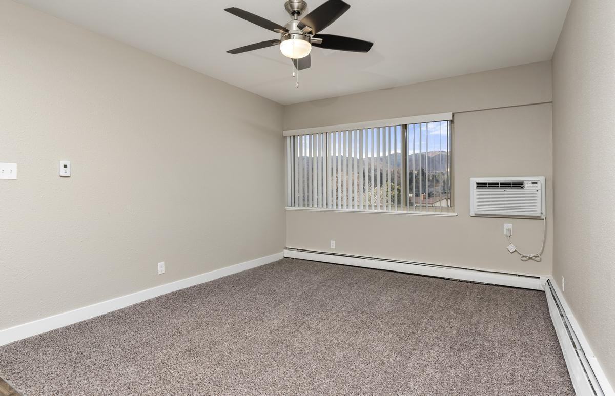 4348 N Chestnut St - Photo 4 of 6