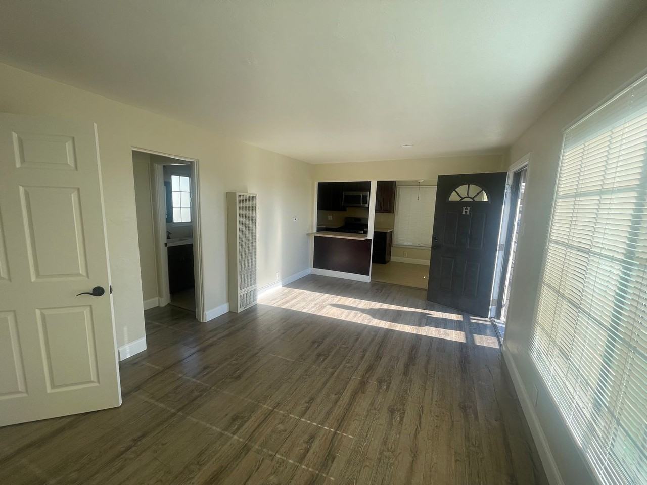 445 - Crescent Center - Photo 4 of 6