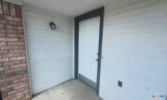 featured image of 204 W Truman Ave