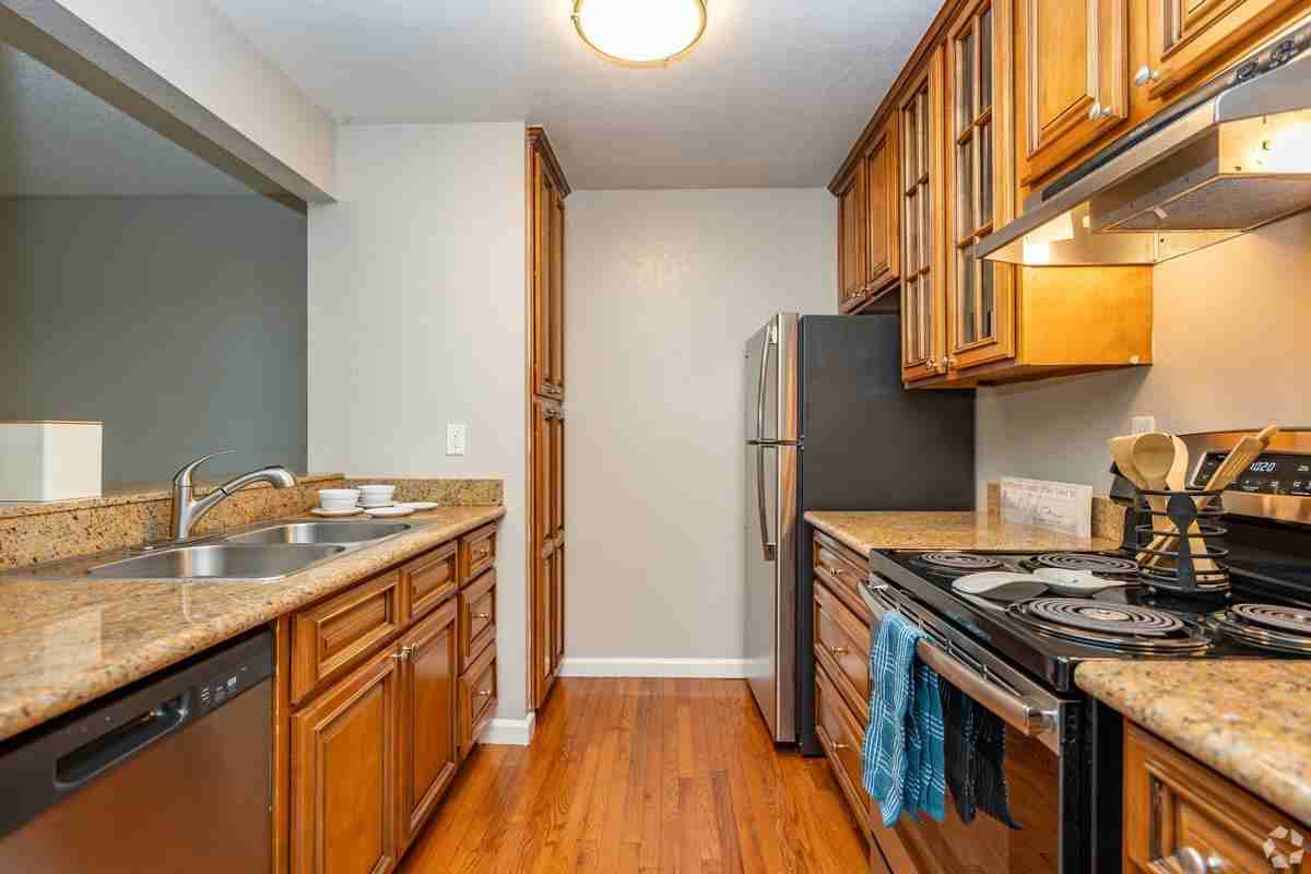155 Stony Cir - Photo 5 of 33