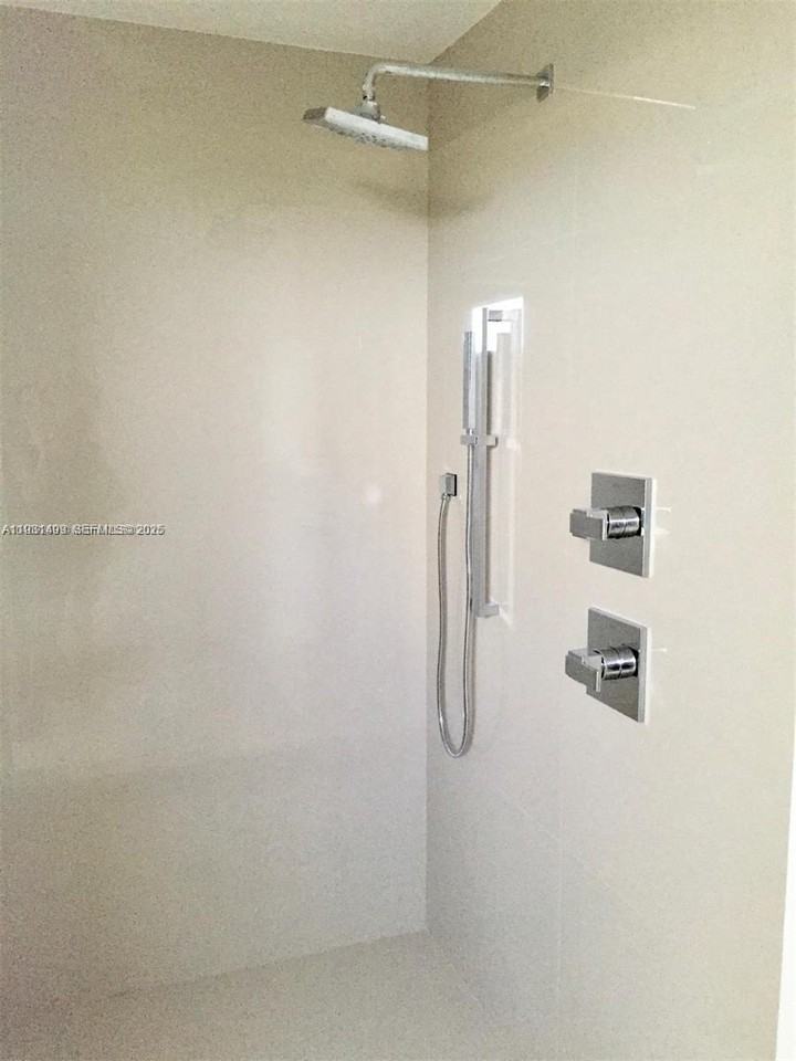 NE 28th St & Biscayne Blvd - Photo 4 of 8