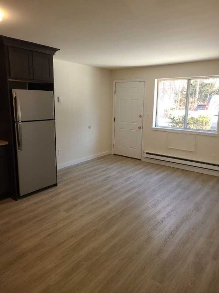 Reservoir Manor- 10 - Photo 2 of 4