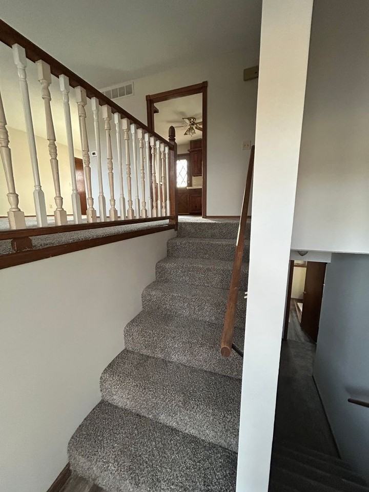 1625 Pin Oak Ct - Photo 5 of 18