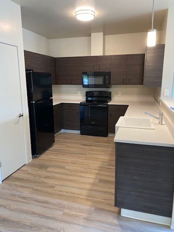 Apartments @ 2 Mile - Photo 5 of 7