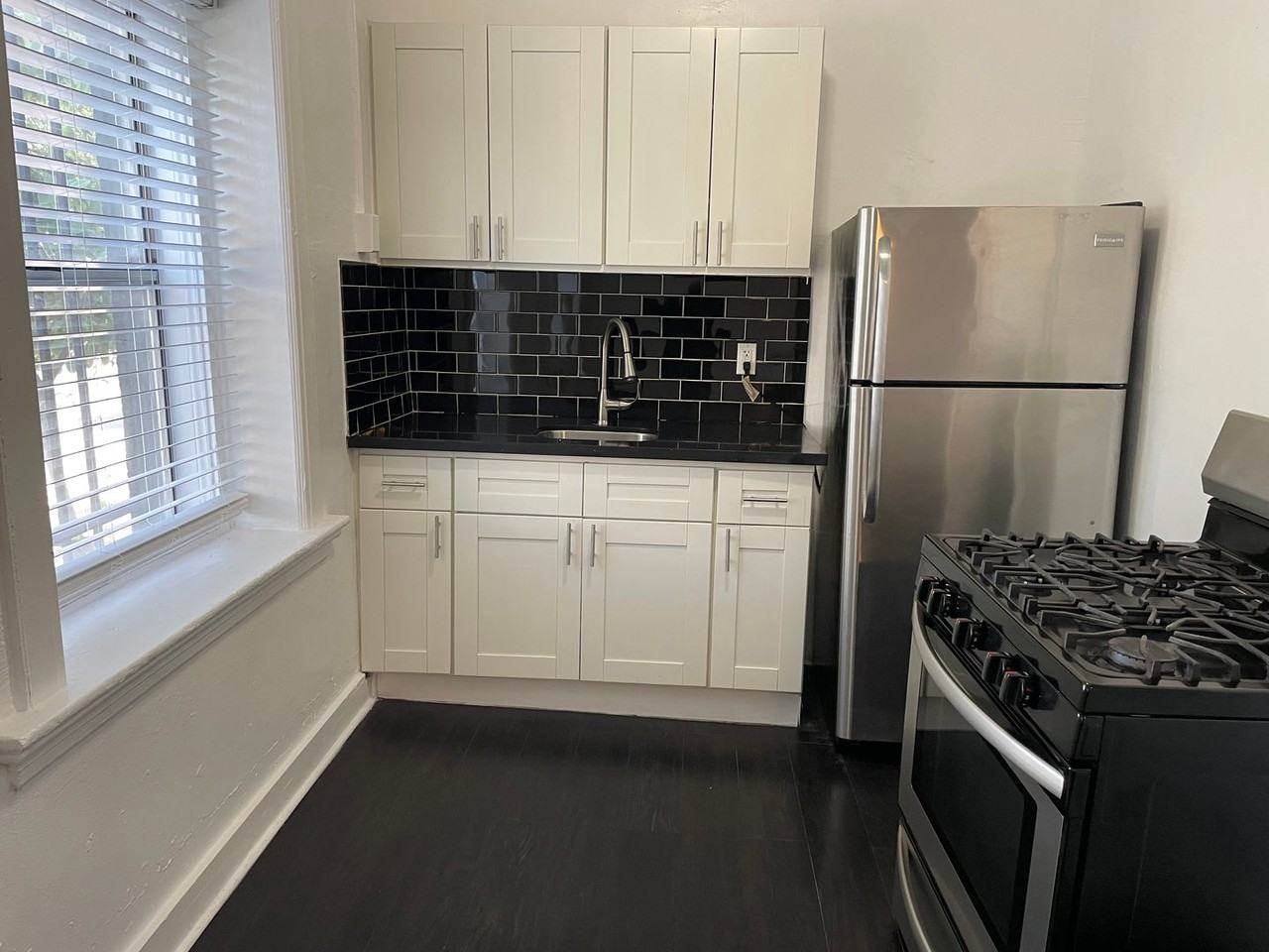 Catalina Court - Photo 7 of 39