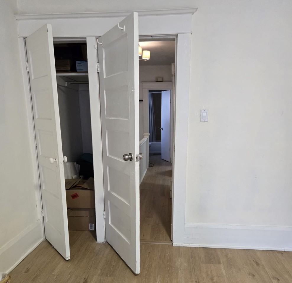 Dufferin St & Bloor St W - Photo 7 of 12