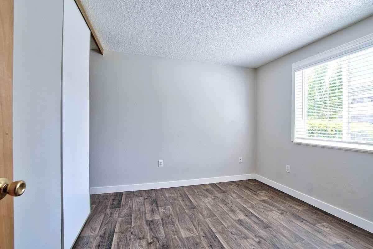 5400 Sw 180th Ave - Photo 5 of 43