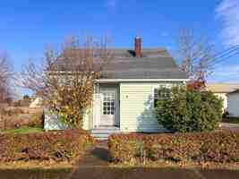 featured image of 165 W Ash St