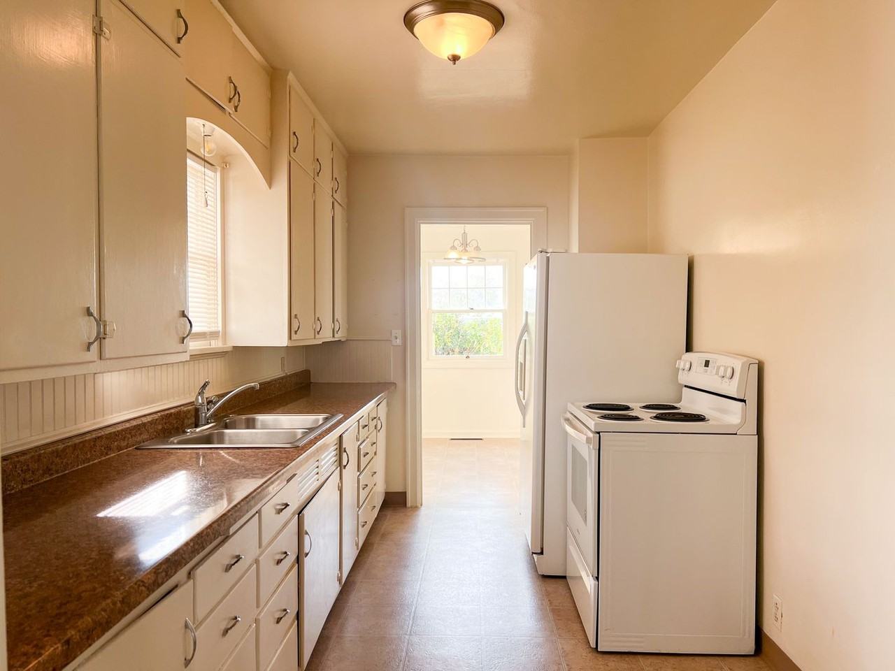 165 W Ash St - Photo 6 of 10