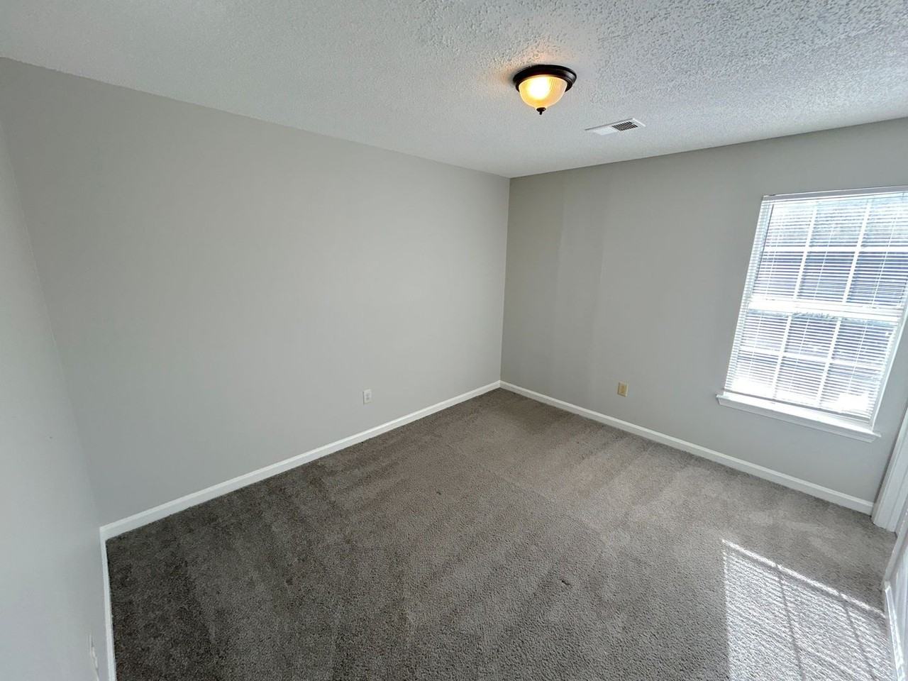 4267 Kings Valley Cv E - Photo 5 of 12