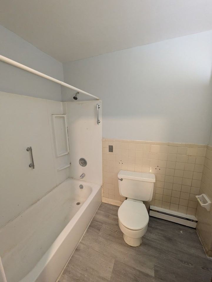 Riverview Apartments - Photo 4 of 9