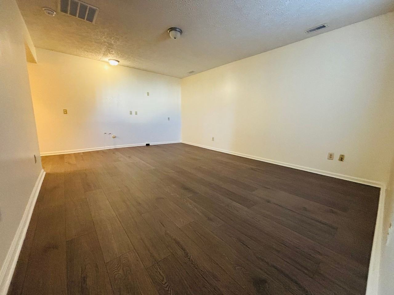 310 Wakeman Ct - Photo 5 of 21