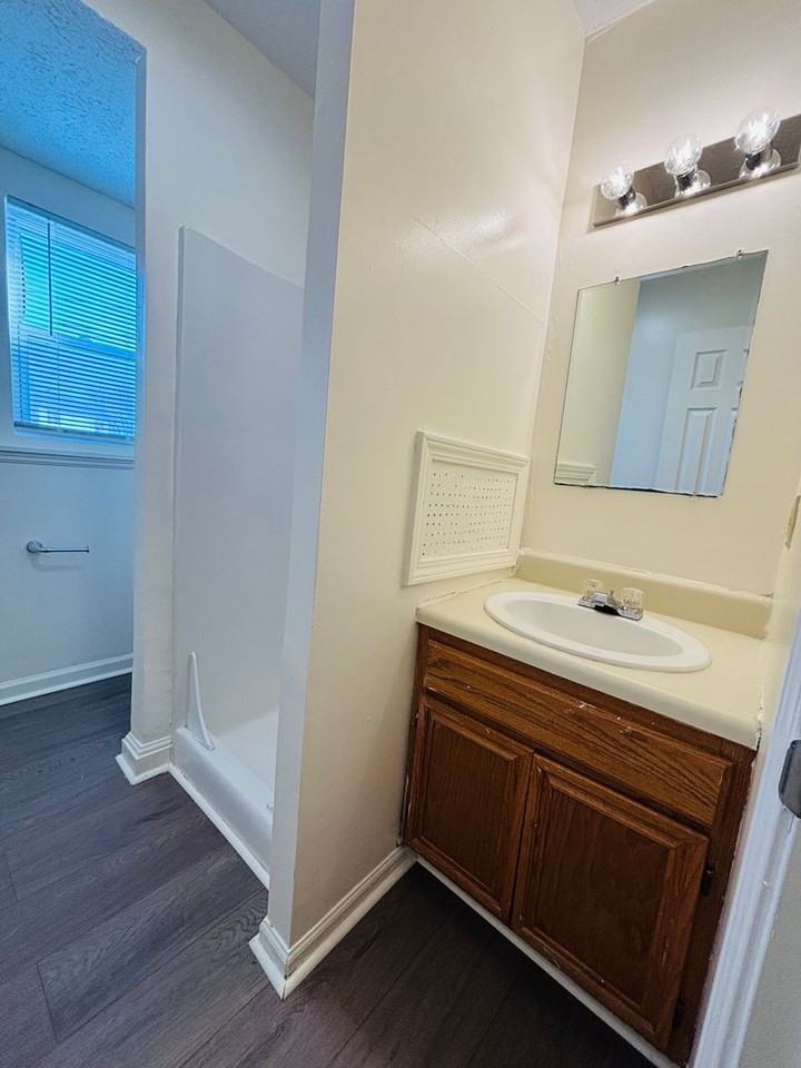 310 Wakeman Ct - Photo 6 of 21